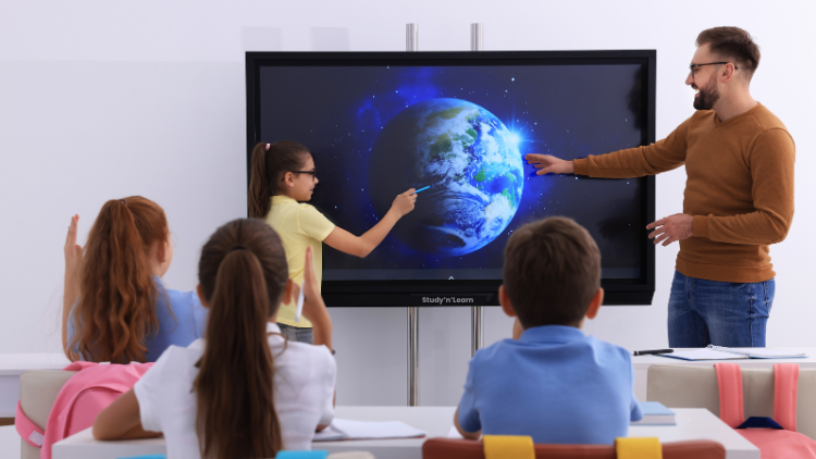 Best Smart Board for Teaching in India: Why Choose Studynlearn Interactive Flat Panel?